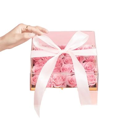 Véritables boîtes de roses fraîches et intemporelles pour la fête des mères et la Saint-Valentin