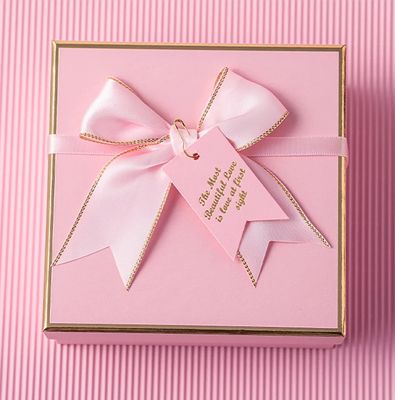 Boîte d'emballage cadeau sur mesure avec logo doré pour T-shirt vêtements et écharpe