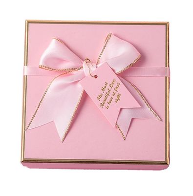 Boîte cadeau à couvercle magnétique rose