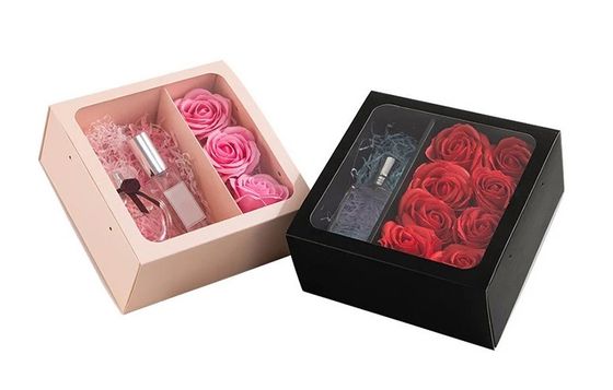 Des boîtes d'emballage en papier élégant pour cadeau de bouquet de fleurs carré élégant