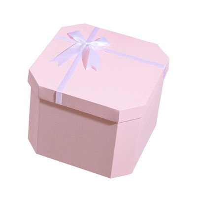 Boîte cadeau d'anniversaire de la nouveauté carré de ruban boîte d'emballage cadeau de papier pour la taille du logo personnalisé