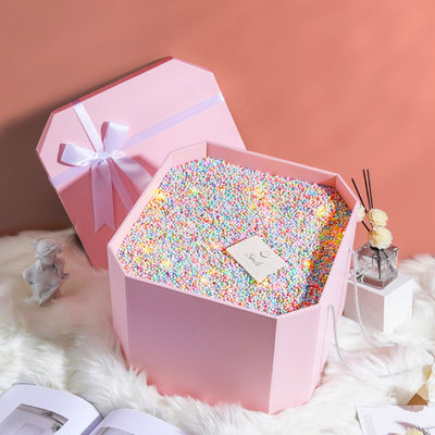 Boîte cadeau d'anniversaire de la nouveauté carré de ruban boîte d'emballage cadeau de papier pour la taille du logo personnalisé