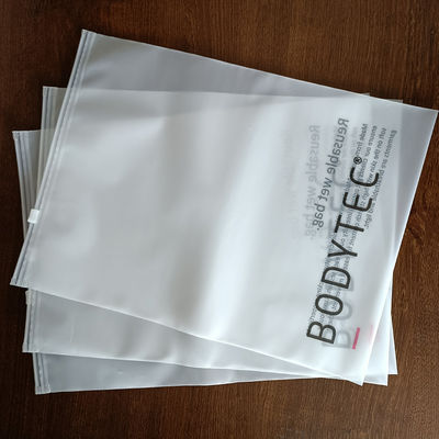 Coffret à fermeture à glissière en plastique pour vêtements