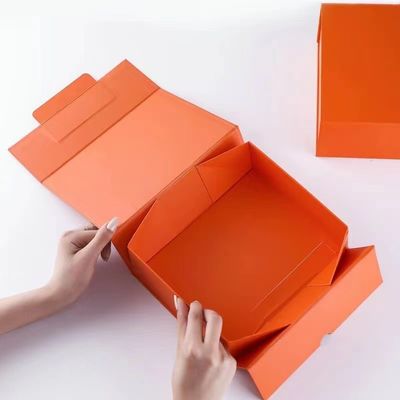 Flap personnalisé mat noir de luxe pliable papier dur fermeture magnétique boîte cadeau pour cadeaux